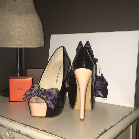 BRAND NEW Chinese Laundry Patent Heels W Bows 7.5 - Picture 6 of 8